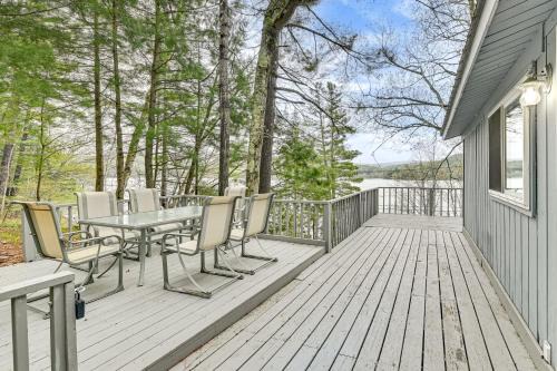 Lake-View Deck! Cabin Near Saratoga Race Course