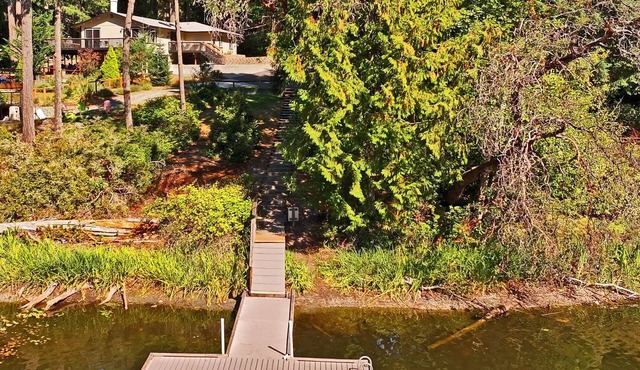 Lake View & Dock Access |Fast & Reliable Internet | Game Room | Pet Friendly