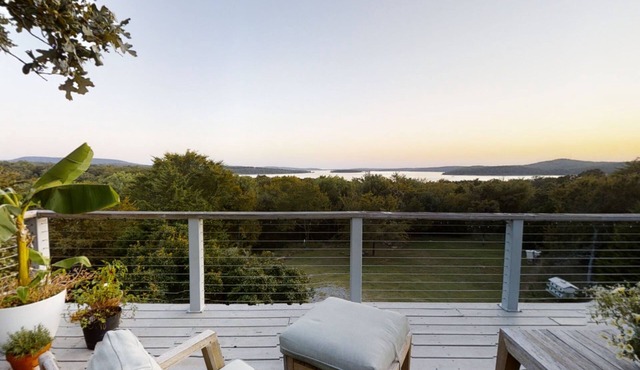 Lake View! Enjoy beautiful Lake Tenkiller with lots of room and plenty of style!