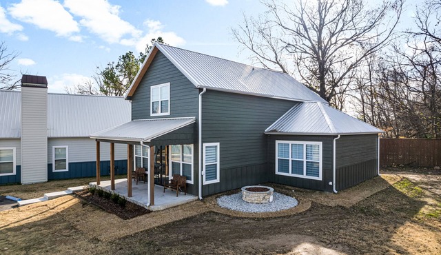 Lake View Family Retreat - Arcade Fire Pit BBQ