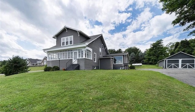 Lake View Farmhouse EV Charger High Speed Wi-Fi Winter Wine Trail