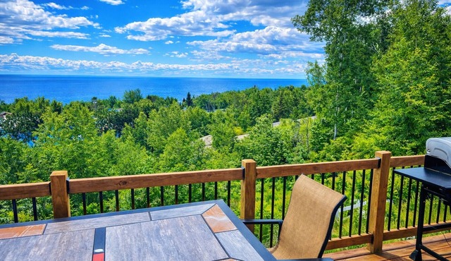 Lake View|Fire Pit|Modern|Perfect Location