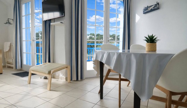 Lake view apartment Port Bourgenay for 5 people