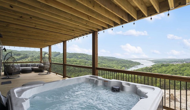 Lake View Getaway Near SDC with Hot Tub, Games, Large Deck & Free Daily Activities