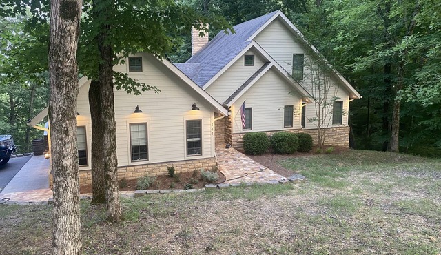 LAKE VIEW GETAWAY: On Barren River Lake, Great for Groups, 2 Decks,