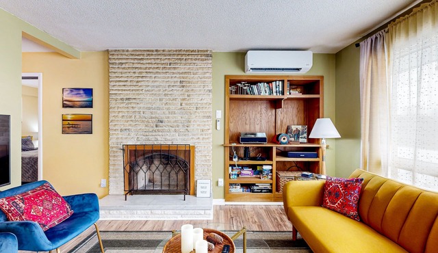 Lake-view home in a serene location near activities with streaming & board games