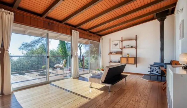 Lake View Home in Nice