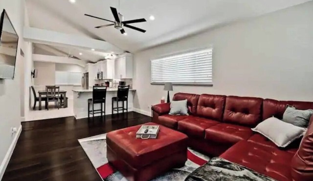 Lake View! Hot-Tub! Beaver Lake House!