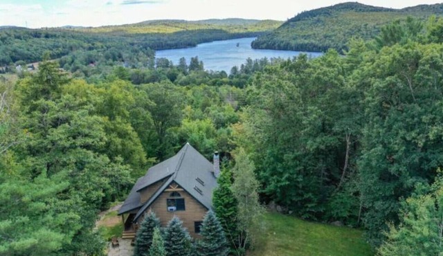 Lake View House with Hot Tub, Sauna and Game Loft