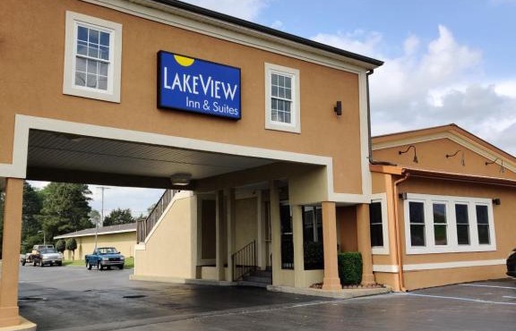 Lake View Inn & Suites