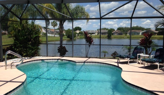 Lake View/Large Private Pool/Free Wifi/Cable TV/AC/Low Rates/Beautiful Home