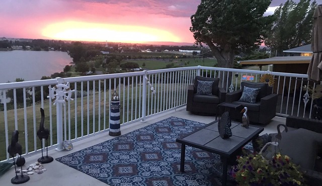 Lake View - Nature's Oasis! King Bed/Sleeps 10