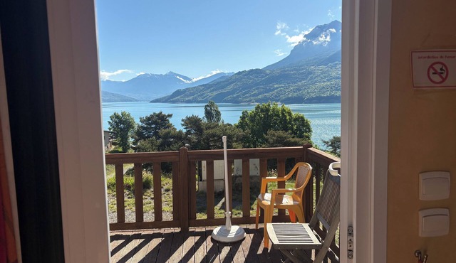 Lake view rental serre poncon hautes alpes