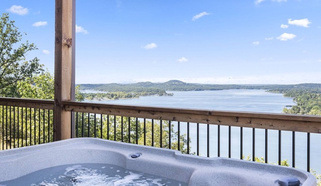 Lake View Retreat with Indoor Pool, Theatre, Game Room & Free Daily Tickets