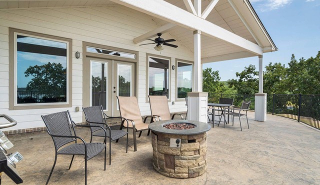 Lake View Retreat at CrossTimbers Marina