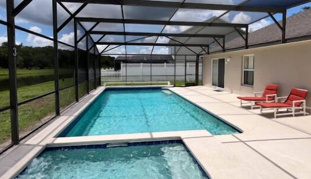 🏡 Lake View Retreat | South-Facing Pool, Spa & Game Room – Quiet Community