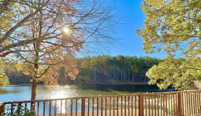 ⭐️Lake View Retreat⭐️ - Water Front Home at the Holliday Homestead
