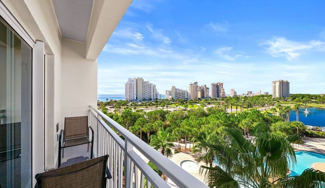 Lake View ~ Studio ~ Community Pool ~ Family Friendly
