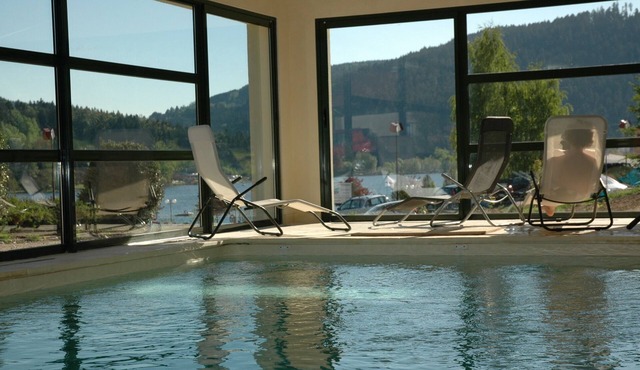 Lake view, swimming pool, hammam, 75 m², 2 bedrooms. 2 bathrooms. Ideal couple with 2 children