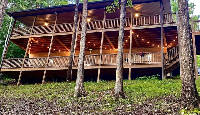 Lake View w/ Dock, Game Room, Fire Pit, & Kayaks