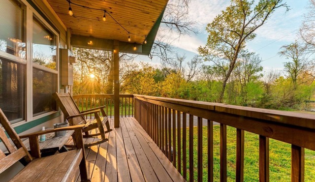Lake View! w/Hot Tub. Pool, Park, & Playground. Disc Golf. Trails. Fireplace!