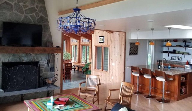 Lake View w/Pool, HotTub, & Fast Wi-Fi