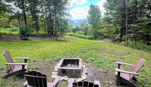Lake View with 7 Acres near Skiing