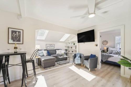 Lake views and 90' of beach access