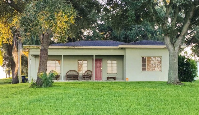Lake Views and Private Porch Auburndale Family Home