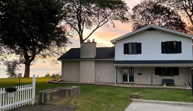 Lake views and Sunsets for Days