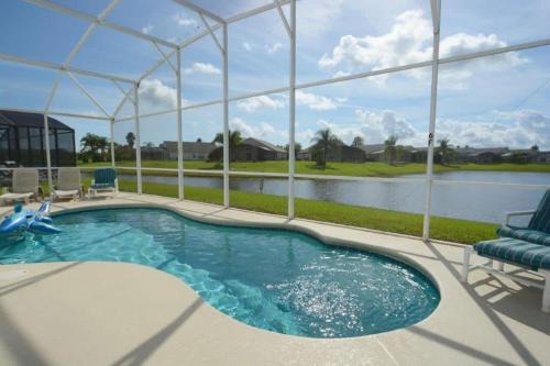Lake Views Family Fun Pool Near Theme Parks