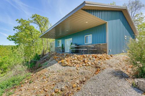Lake Views, Fire Pit! Blue Cabin Ozarks Getaway