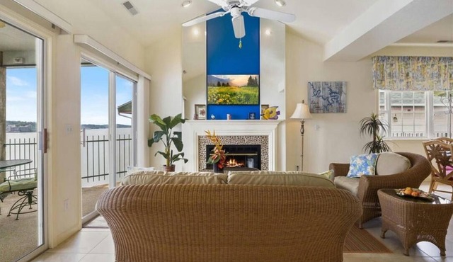 Lake views for miles! 3 BR, 2 BA, 3rd floor condo in Harbour Towne, Lake Ozark.