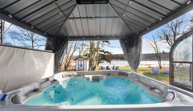 Lake Views | Hot Tub Sauna Firepit EV Extra Den