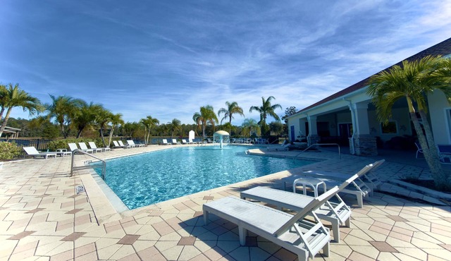 Lake Views Near Disney – Value Stay with Pool, Hot Tub & Clubhouse Access - Corner 3BR Townhome