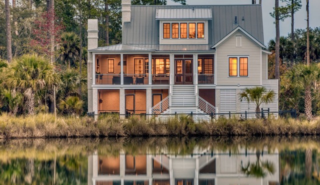 Lake Views + Porch Movies, Game Nights and Hot Tub