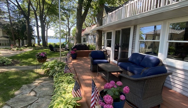 Lake Views, steps to Lake! Two story home, professionally decorated! Sleeps 6!