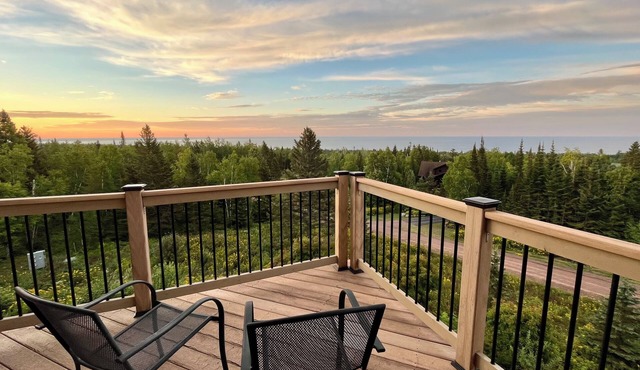 Lake views throughout. Next to golf, hiking, biking trails and winery.
