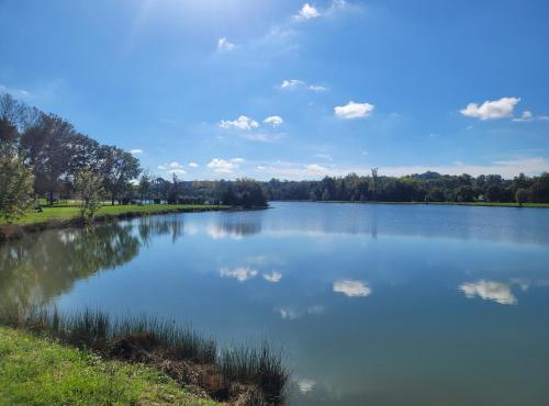 Lake Villa Castéra-Verduzan