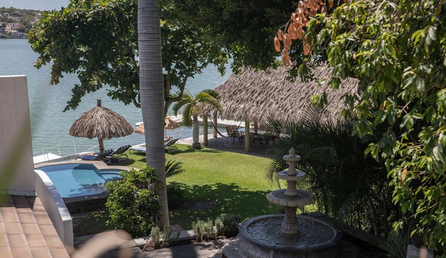 Lake Villa Resort