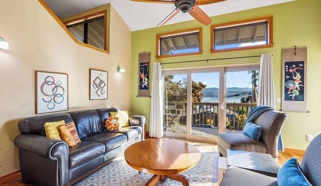 Lake WA View Home. 3 levels