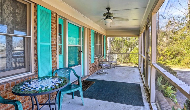 Lake Waccamaw Home w/Fenced Yard & Shared Pier!