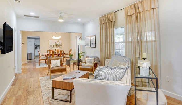 Lake Wales Vacation Rental w/Screened-In Porch!