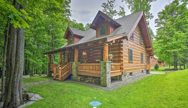 Lake Wallenpaupack Cabin w/Shared Pool!