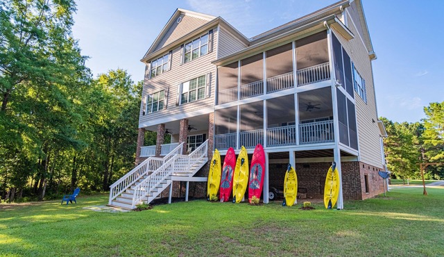 Lake Wateree Waterfront Retreat - 6BR w/Dock, Kayaks, Firepit and Game Room