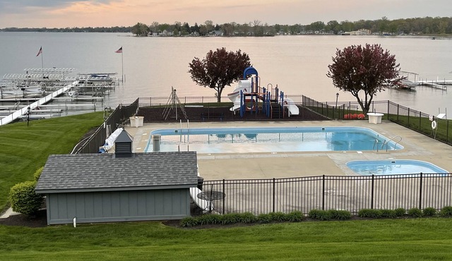 Lake Wawasee Condo with Pool