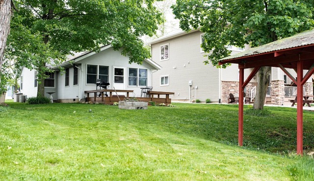 Lake Wawasee Cottage