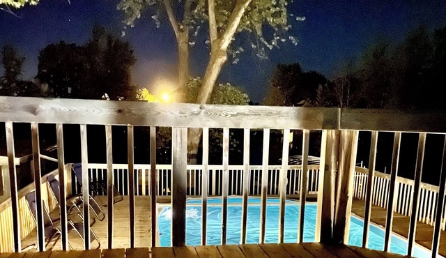 Lake Wawasee Escape: private pool, hot tub, pier, kayaks & paddleboat!