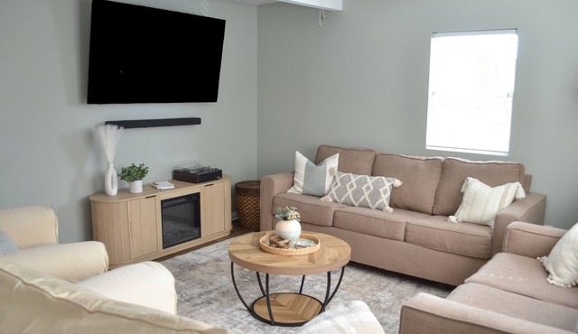 Lake Wawasee Frog House, Surround Sound & Bikes