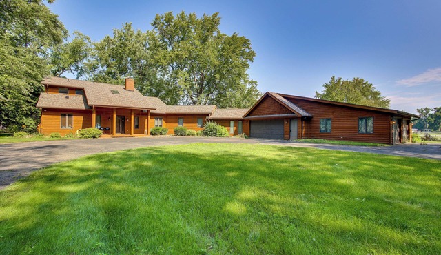 Lake Winnebago Family Retreat: Dock & Deck!